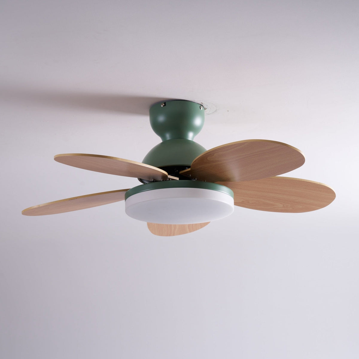 Ventilateur de plafond en bois à pales en forme de fleur