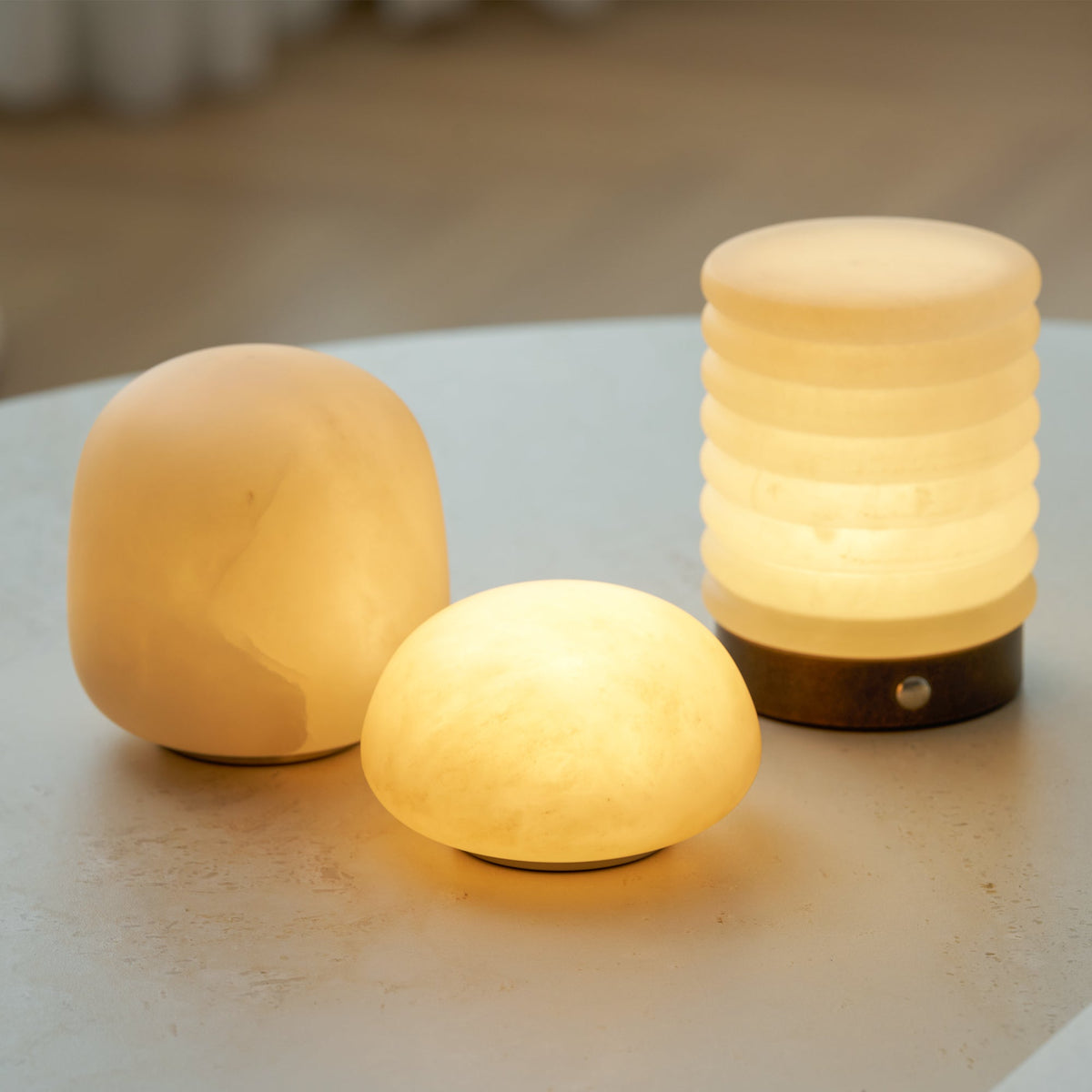 Lampe de table minimaliste en albâtre Alvane