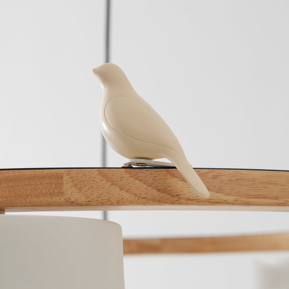 Lustre rond en bois avec oiseaux