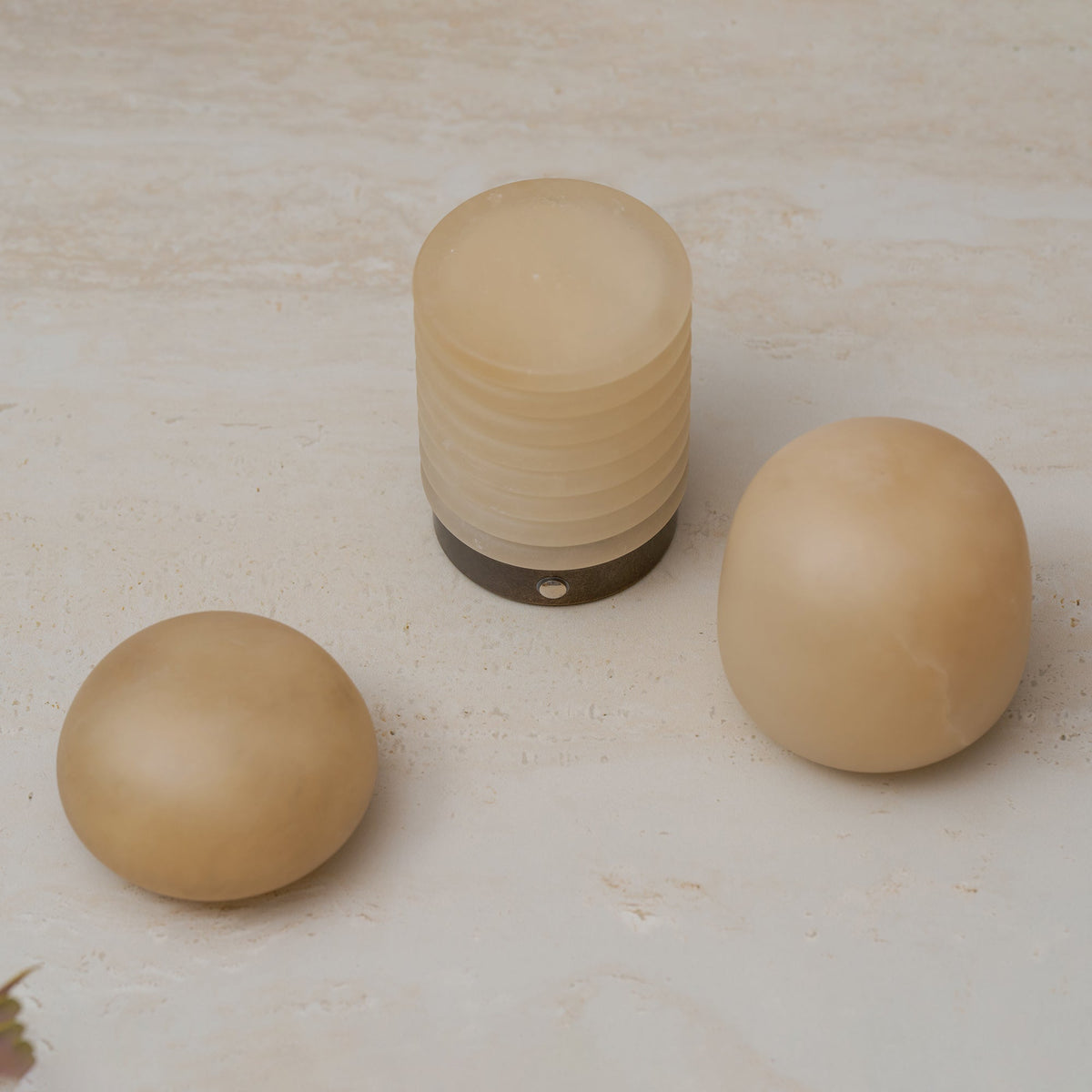 Lampe de table minimaliste en albâtre Alvane