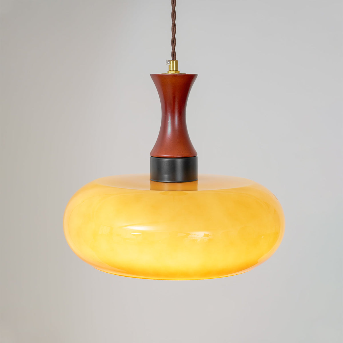 Suspension à brancher en verre ambré