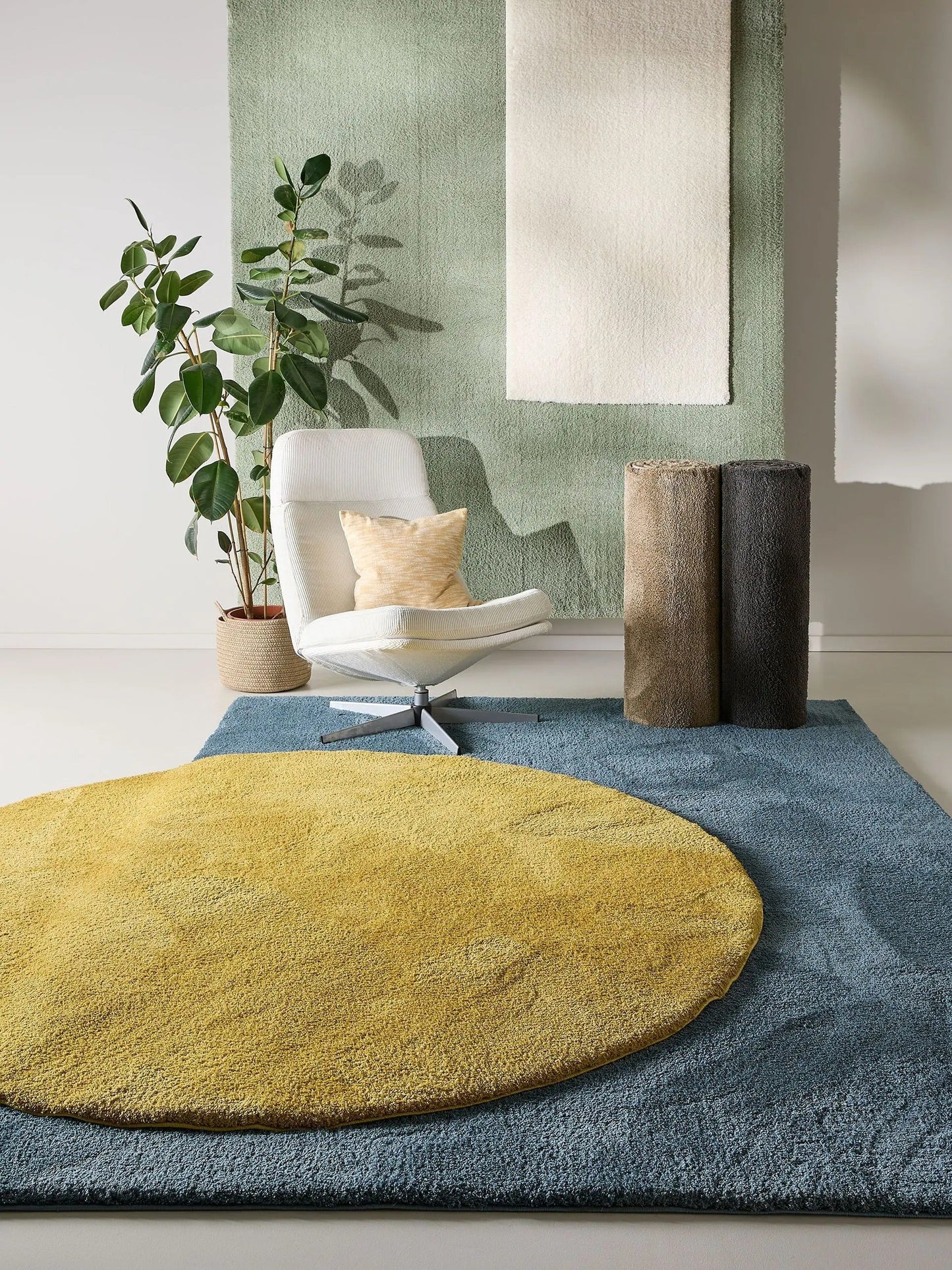 Modern high-pile carpet