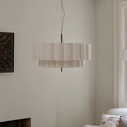 Grande suspension à bord festonné