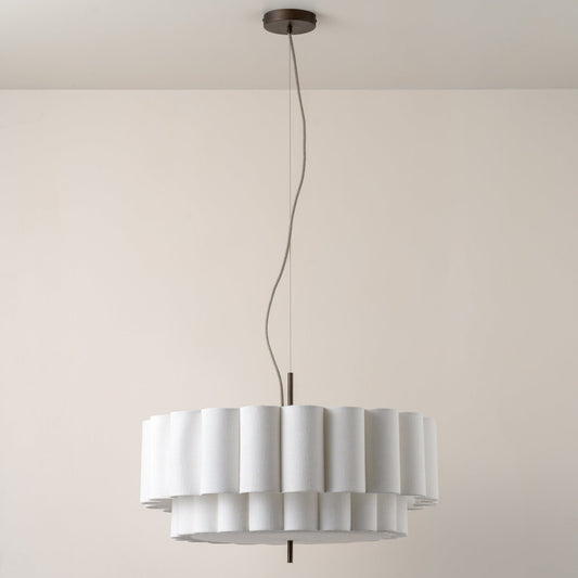 Grande suspension à bord festonné