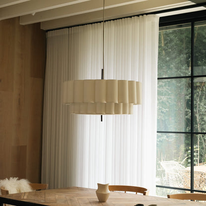 Grande suspension à bord festonné