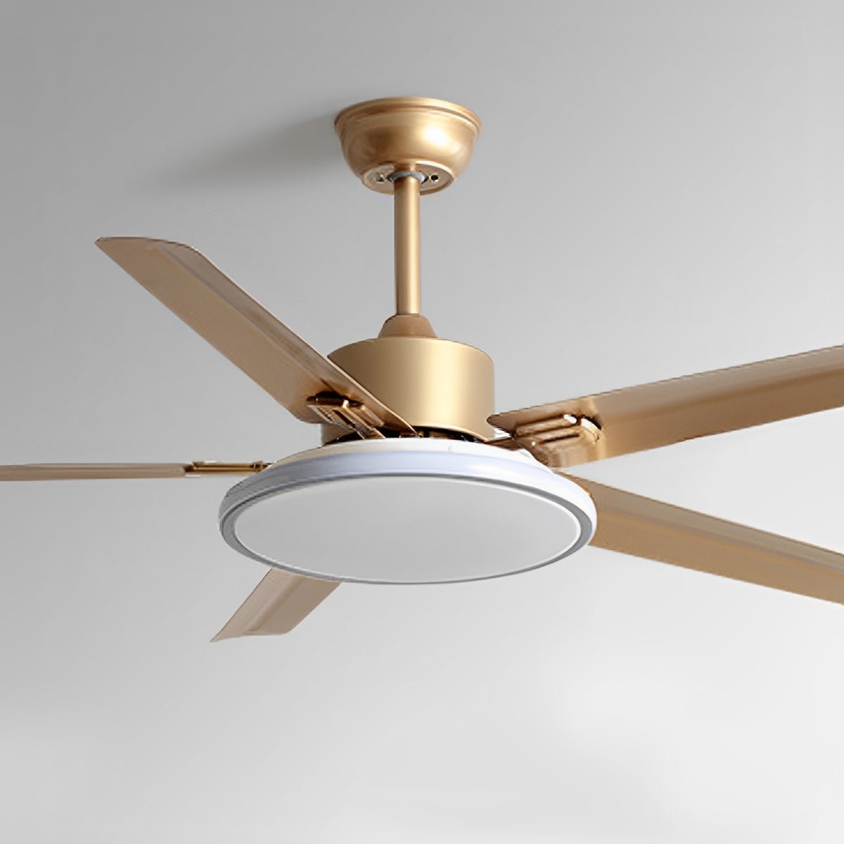 Ventilateur de plafond moderne à 5 pales avec lumière LED