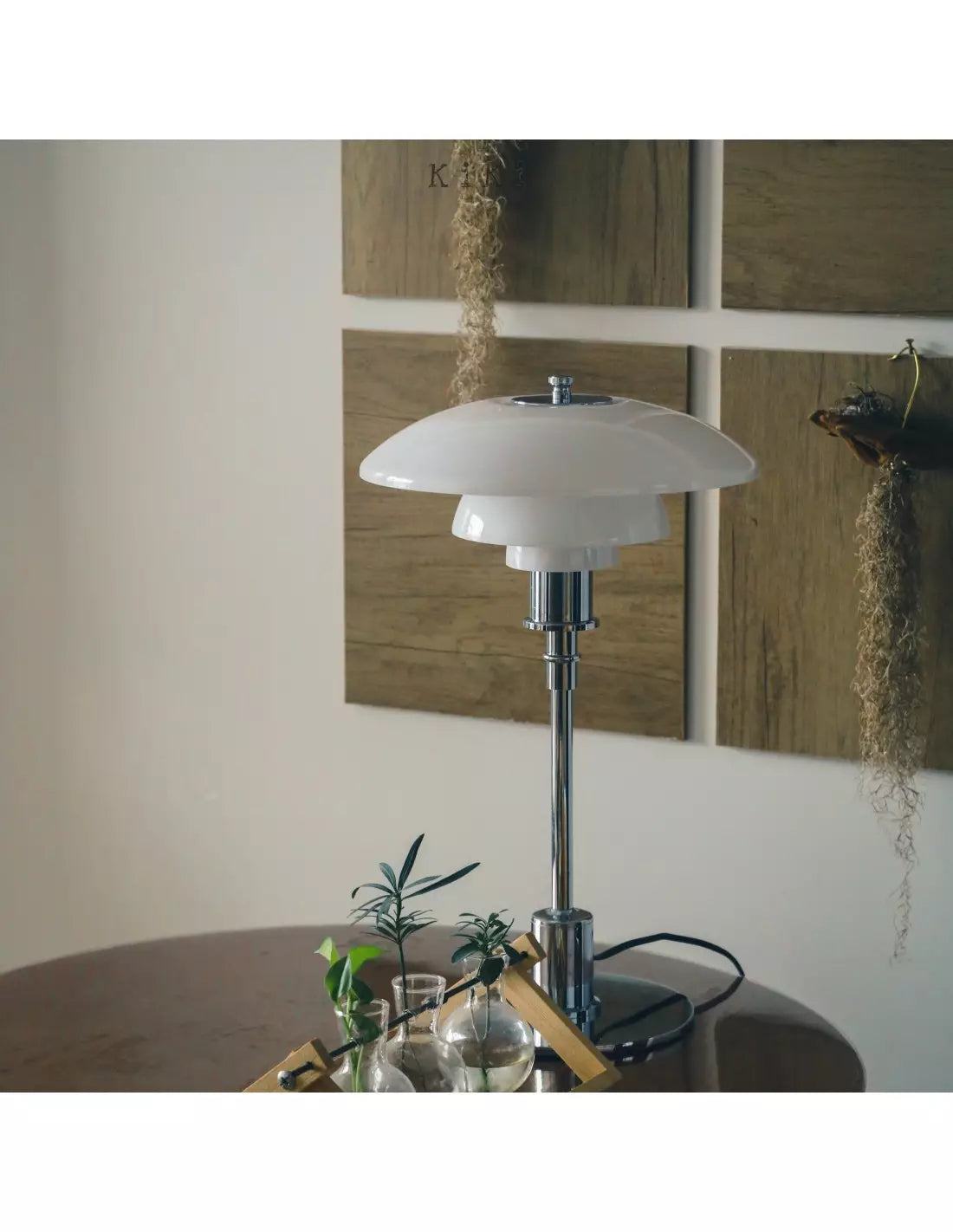 Lampe de table en métal danoise en forme de disque