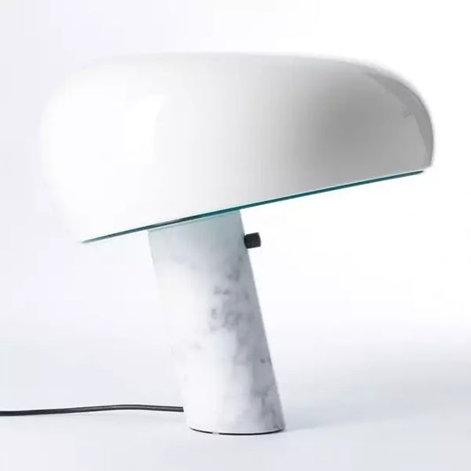 Lampe de table emblématique avec socle en marbre
