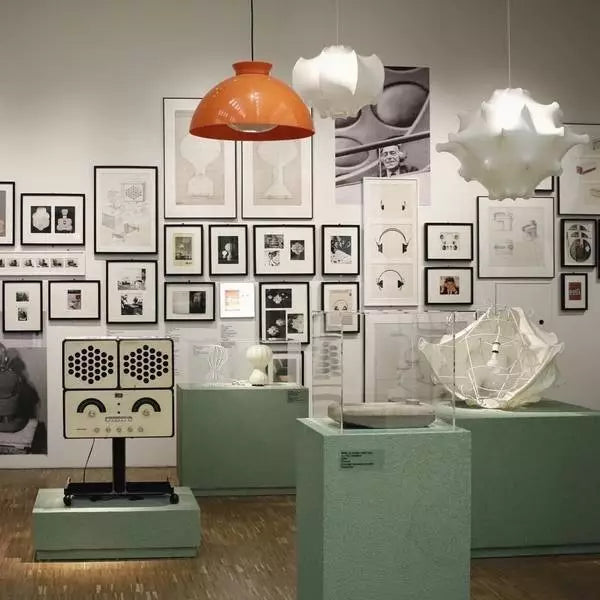 Lampe suspendue en forme de cocon sculptural