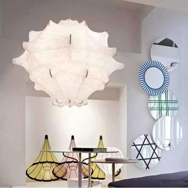 Lampe suspendue en forme de cocon sculptural